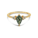 The knight plume green