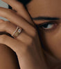 Solis Ribbed Ring Round Diamond